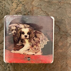 Retro King Charles Cavalier Spaniel White Vinyl  flip-open Square Mirror Compact
