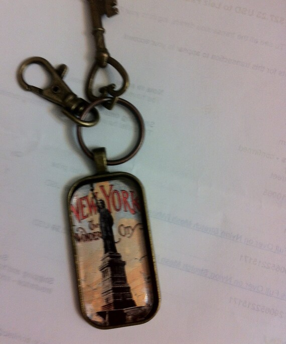 Retro New York the Wonder City Key Chain With Antique Key