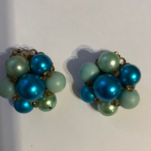 Vintage pale/turquoise Blue Pearl flower cluster gold brass Clip-on Earrings