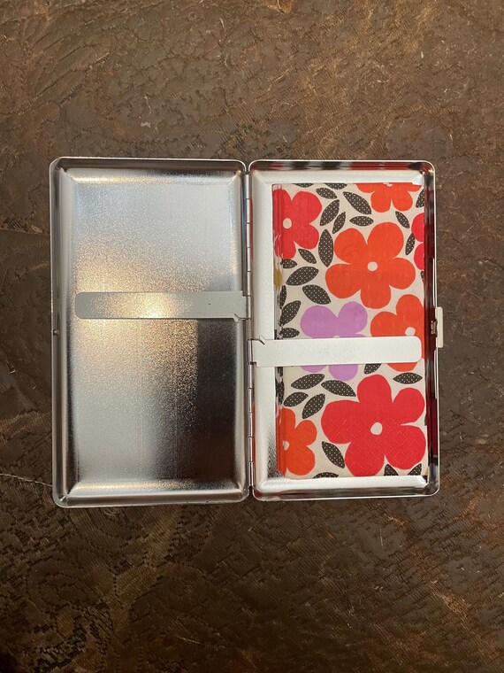 2 in 1 compact mirror cigarette case Retro White Rabbit Red hearts Mirror compact tissue Holder 1-clip 120s Cigarette Card Wallet Case or 2-clip 120s Case 2 in 1 compact mirror cigarette case Retro White Rabbit Red hearts Mirror compact tissue Holder 1-clip 120s Cigarette Card Wallet Case or 2-clip 120s Case