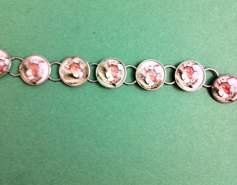 Retro White Rabbit Alice in Wonderland Small Round SilverPendant Necklace w lobster closure