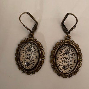 Vintage Bronze Filigree w/ oval Victorian Floral or Citrine Vermeer Cabochon lever back Dangling Earrings