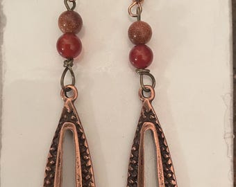 Boucles D'oreilles Pendantes Vintage Cléopatre - Strass Colorés Sur Vieil Or - Fermoir Clips - Parfait état