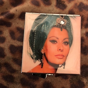 Collector Retro Sophia Loren Square Silver Mirror Compact