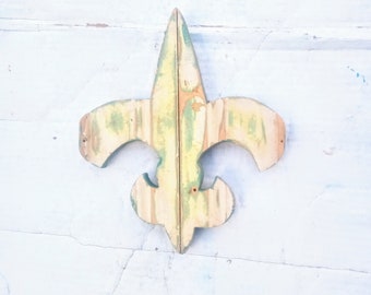 Wood Fleur de Lis, Reclaimed Wood Decor, New Orleans Symbol, Southern Decor, Baton Rouge, Rustic Wall Art,  Lousiana Decor, Cajun Gift