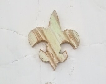 Small Fleur de Lis, Reclaimed Wood Decor, New Orleans Symbol, Southern Decor,Boho Room Decor, Rustic Wall Art, Brown Fleur De Lis