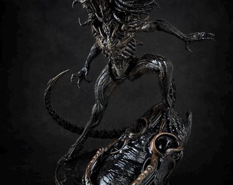 Premium Predalien Resin Collectible Figure | Handcrafted Display Statue