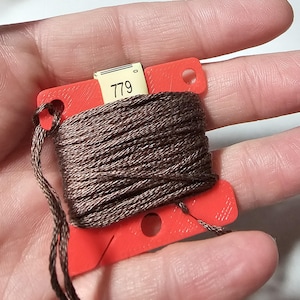 3D Printed Floss Bobbins Set of 12, 25 or 50 3D Printed 1MM  For DMC Floss Cross Stitch, Embroidery thread, Needlepoint