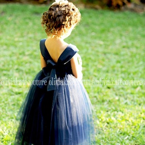 Vestido de tule azul marinho para dama de honra: vestido de festa de casamento feito à mão