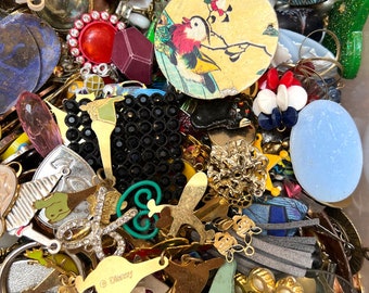 1/2lb Mystery Treasure Mix  ~ Plastic, Glass, Enamel and More (Beads, Charms, Pendants and Junk)