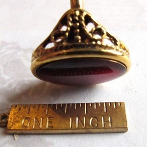 Vintage Gold Plated Ruby Red Resin Ring 1x J540 image 5