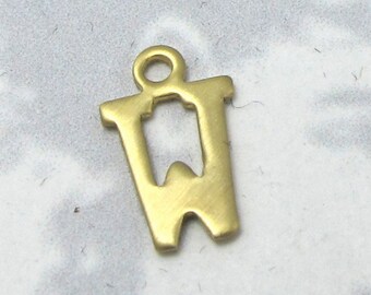 Raw Brass Letter W Charms (10X) (A522)