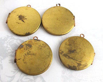 Vintage Round Engraving Lockets (2X) (V489)