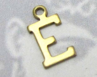 Raw Brass Letter E Charms (10X) (A504)