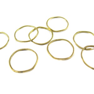 Raw Brass Wavy Circle Shape Wire Charms (10x) (K226-A)