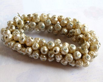 Vintage Faux Pearl Plastic Beaded Charms (24X) (B577)