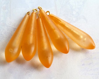 SALE ~ Vintage Japanese Plastic Soft Orange Charms (8X) (P547) 25% off