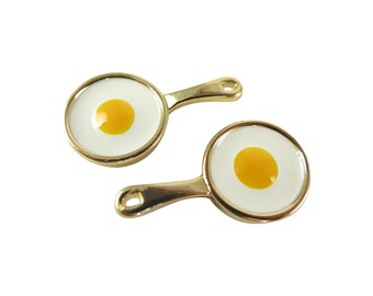 Gold Plated Enamel Fried Eggs on a Pan Charm (1X) (K324-C)