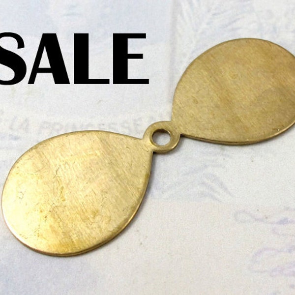 Brass Propeller / Fan Blade / Flower Petal Engraving Pendants (8X) (V140) S A L E - 75% off