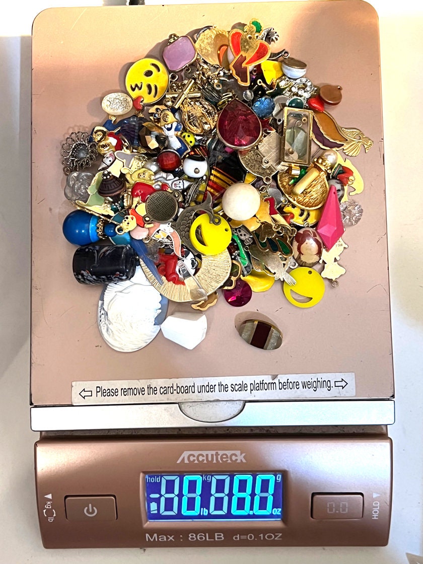 1/2lb Mystery Treasure Mix ~ Plastic, Glass, Enamel and More (Beads,  Charms, Pendants and Junk)