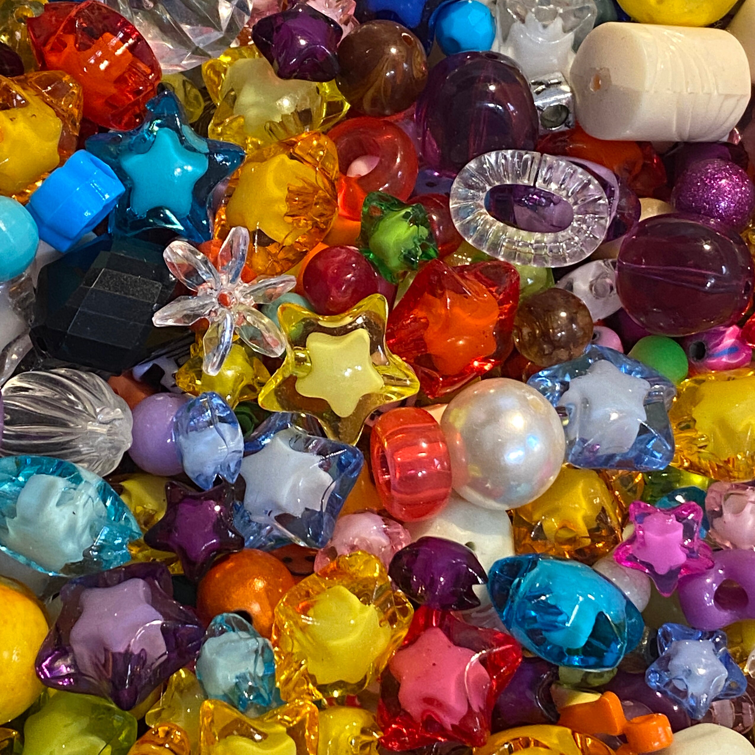 The ULTIMATE Plastic Bead Mix – Rainbow Treasure (70g) (B629