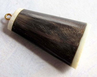 Vintage Genuine Horn and Bone Pendants (1X) (NS548)