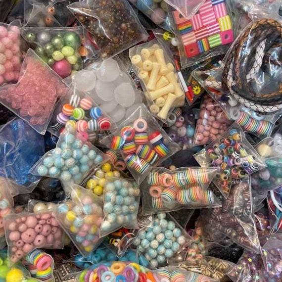 Bulk Mix of Plastic Beads RANDOM Mystery Lot (b704-plastic) (1