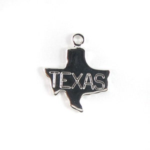 Engraved Tiny SILVER Plated on Raw Brass Texas State Charms 2X A442-B image 1