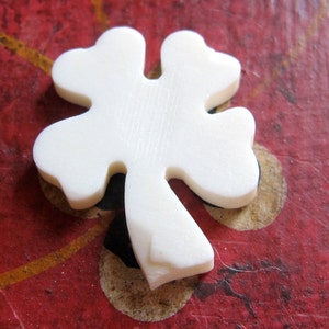 Vintage Hand Carved Bone Four Leaf Clover Charms / Beads 4X NS559 image 1