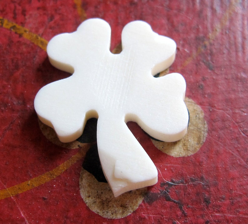 Vintage Hand Carved Bone Four Leaf Clover Charms / Beads 4X NS559 image 1