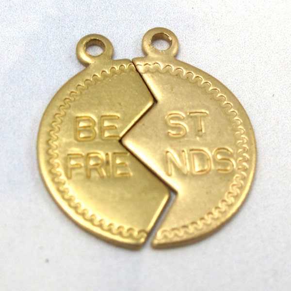 Brass Medium Best Friends Charms (8X) (M616)