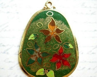 Vintage Spring Enamel Flower Pendant (E507)