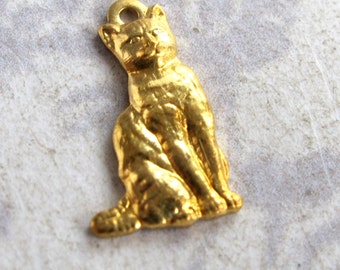 Small Brass Cat Charms (4X) (M776)