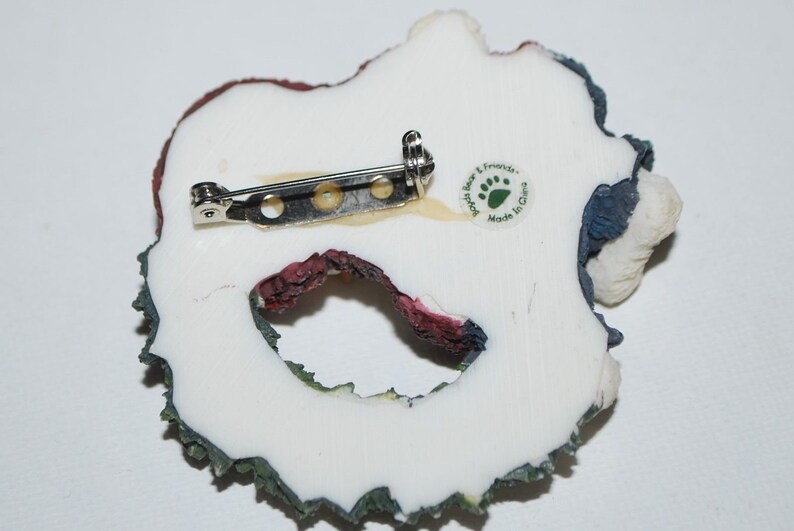 Vintage Boyd/'s Bears Brooch Snowman in Wreath Signed Discontinued Hallmark Store Collectible Pin White Green Holiday Accessory Christmas