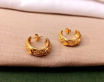 18K Gold Engraved Hoop Stud Earring - A Perfect Gift for Her Big Occasion