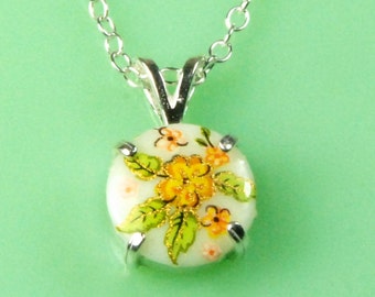 Vintage 1940s Yellow Flower Lucite Button Necklace