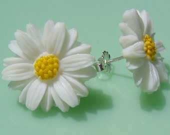 Vintage Daisy Post Earrings