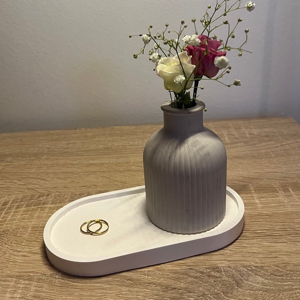 Elegante Deko-Vase mit Tablett und Dose