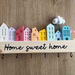 Chaveiro/Decoração de Parede Hygge com Casas e Nuvens - XL (20 cm)