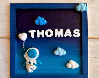 Customizable wooden frame "Space" with astronaut and phrase - Large (20 x 20 cm)