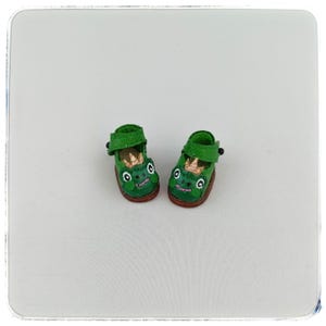 Shoes for Twinkles, Chibi-Fabbi, Vienna, MAKKI, MITTU Meadow Dolls, Pukifee Genuine Leather &quot;The Frog Princess&quot;.