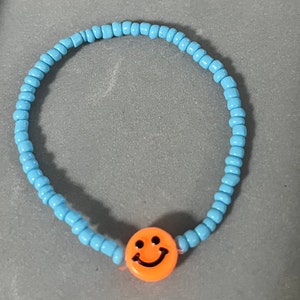 Perlenarmband / matte Perlen / pastell / personalisierbar / Freundschaftsarmband / Smiley / Schrift Bild 10