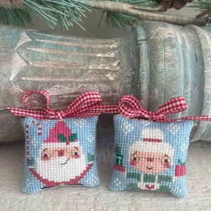 Mr. & Mrs. Claus Cross Stitch Pattern PDF download