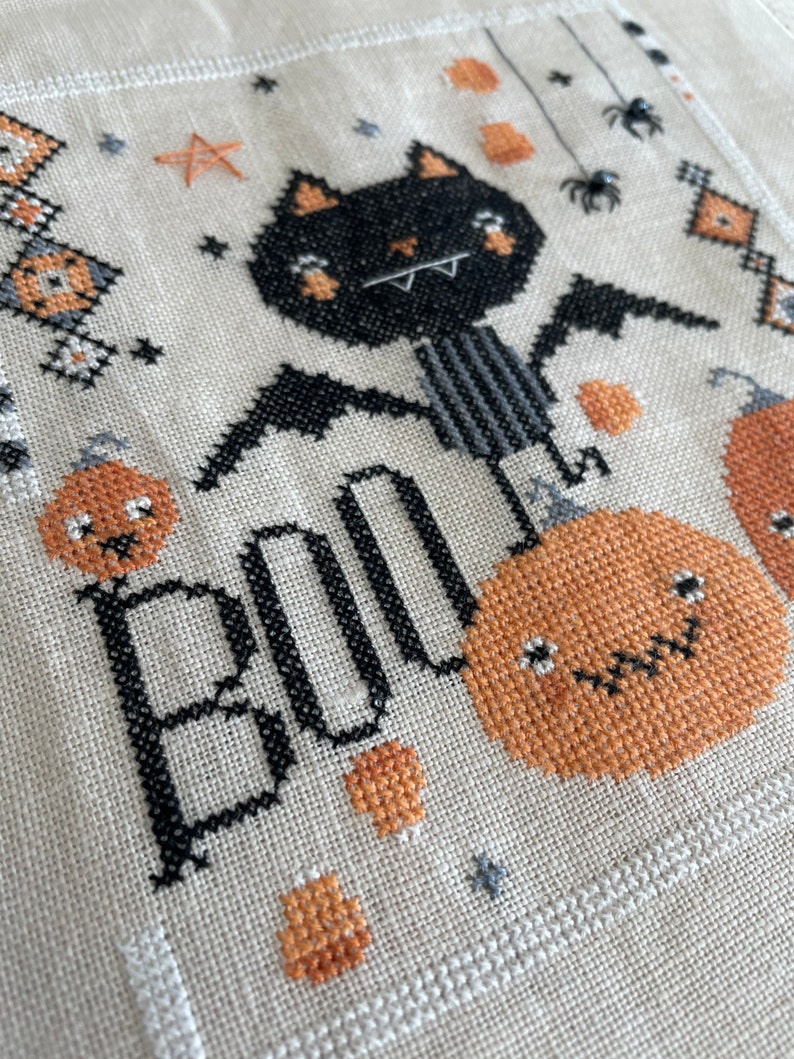 A Batty Halloween Cross Stitch Pattern PDF - Etsy