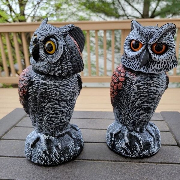 2 Pack Plastic Owl Decoys Rotating Head Owl Bird Deterrents to Scare Birds Away from Gardens and Patios Protectors Statues Pigeon Deterrent