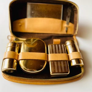 Vintage Leather Shaving Kit with Razor, Brush & Mirror – Complete Old-School Men’s Grooming Set