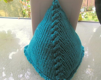 Tablet Buddy Knitting Pattern ~ iPad, Tablet, Smartphone, Kindle, and/or eReader Pillow Stand ~ Pyramid Quick Knit