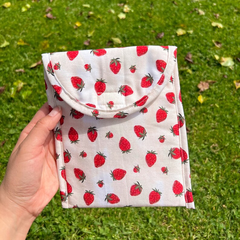 Kindle Paperwhite Padded Sleeve Strawberry