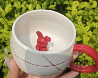Taza de cerámica de gato anime hecha a mano, taza temática roja, taza de café de cerámica, cerámica hecha a mano, regalo para ella, regalo de cumpleaños, regalo del Día de la Madre