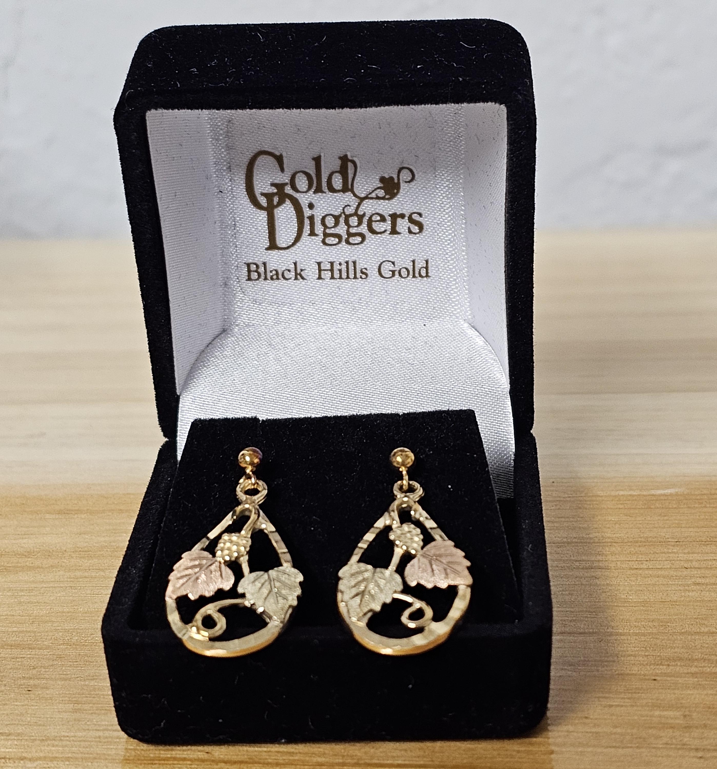 Gold Diggers Black Hills Solid Gold Tri-color 10k Tear Drop Style